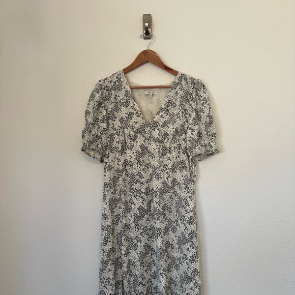 Madewell Women’s 12 Puff-Sleeve V-Neck Midi Dress in Floral NWT $158 - Picture 7 of 12